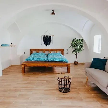 Apartment Do Mastale Trhove Sviny